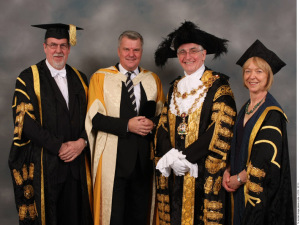 CAMBRIDGE’İN VEZİRLERİ